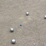 Boule-Kugeln im Sand